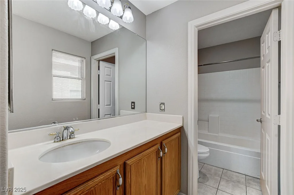 7836 Lovely Pine, Las Vegas, NV 89143
