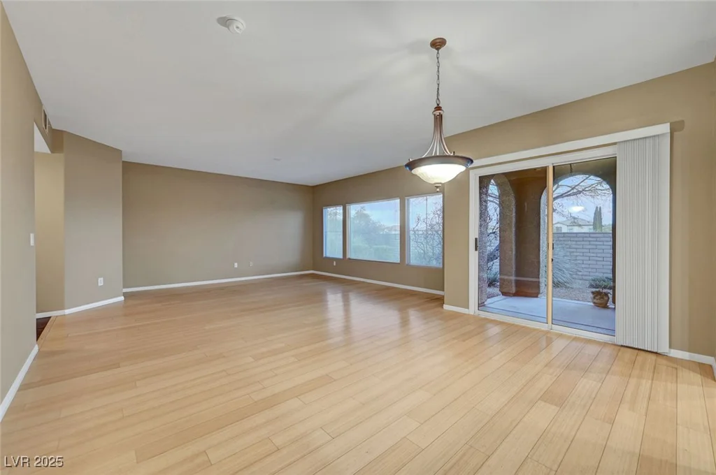 820 Canterra, Las Vegas, NV 89138