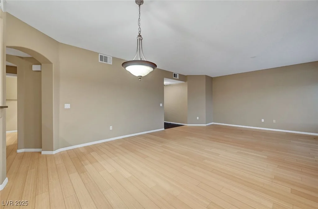 820 Canterra, Las Vegas, NV 89138