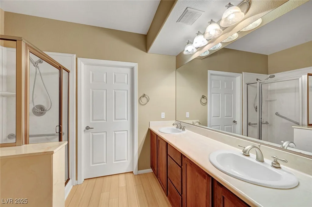 820 Canterra, Las Vegas, NV 89138