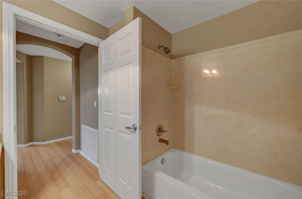 820 Canterra, Las Vegas, NV 89138