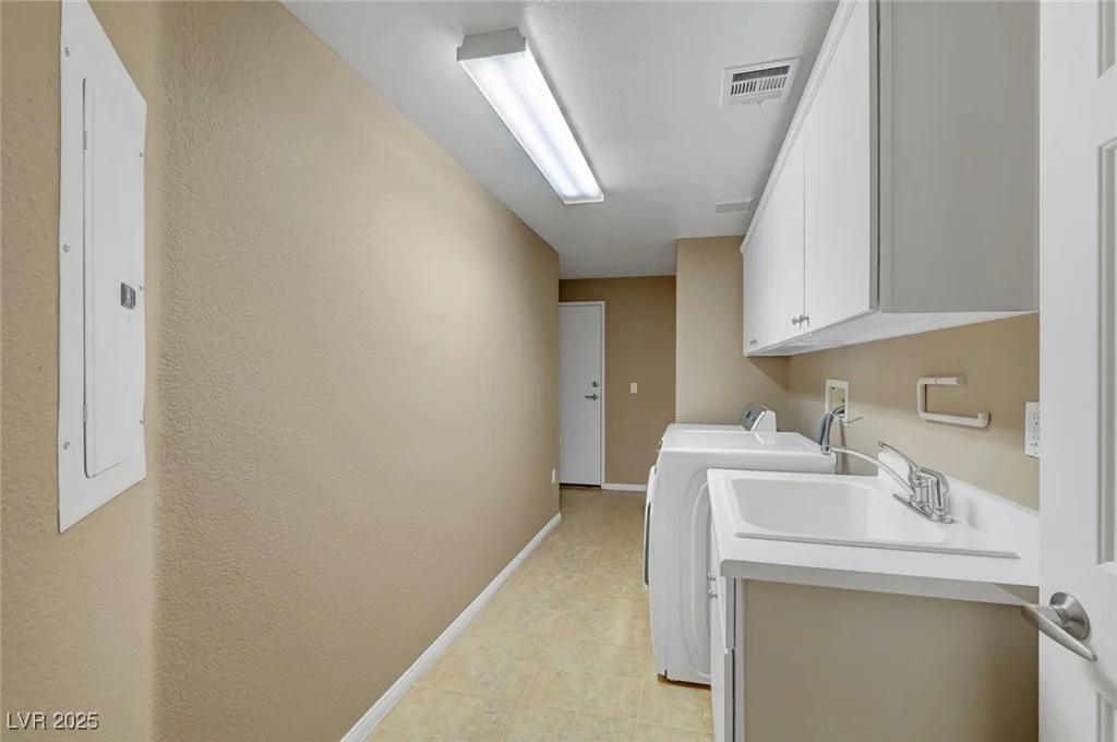 820 Canterra, Las Vegas, NV 89138