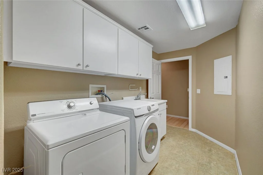 820 Canterra, Las Vegas, NV 89138