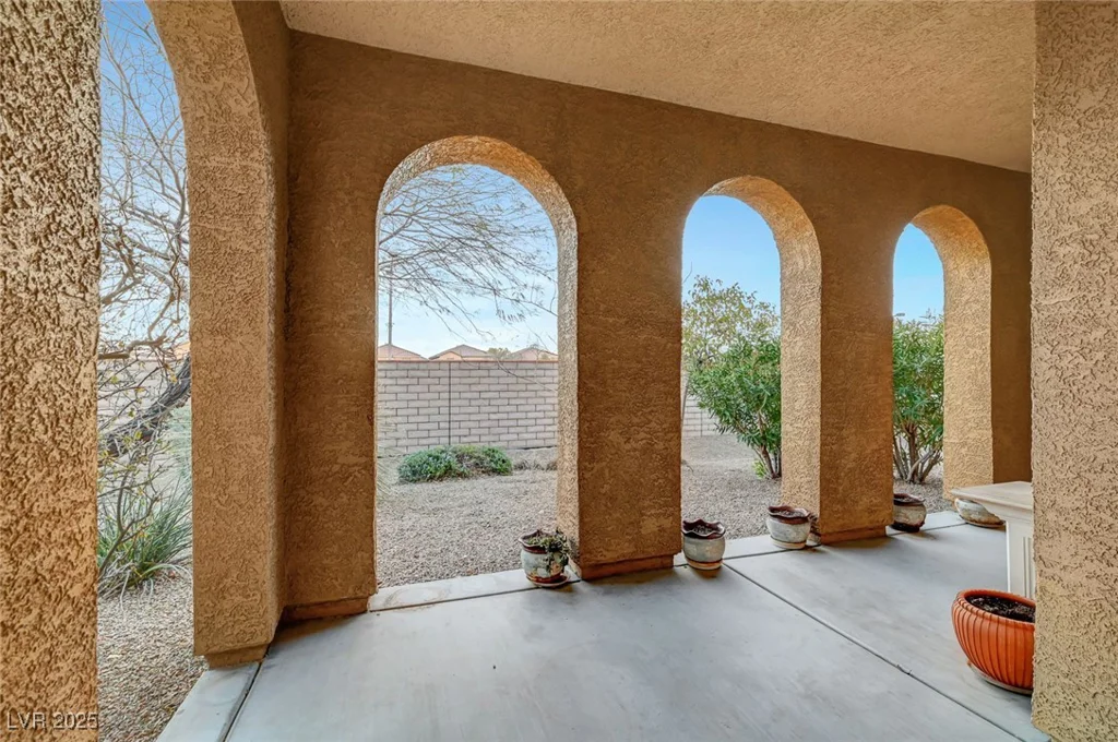 820 Canterra, Las Vegas, NV 89138