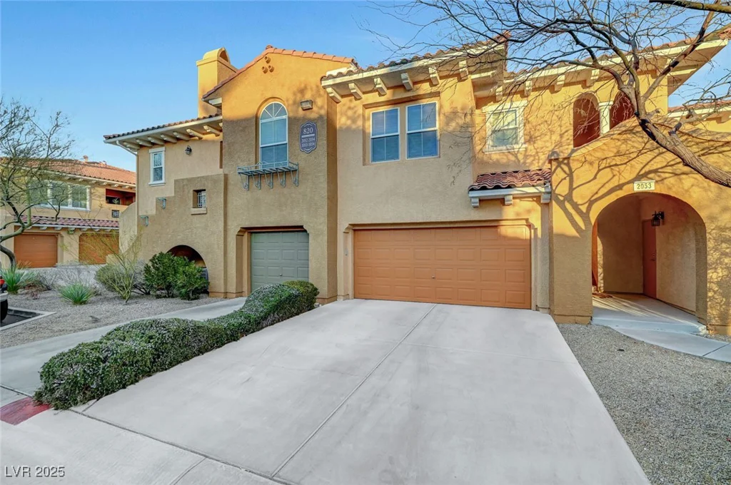 820 Canterra, Las Vegas, NV 89138