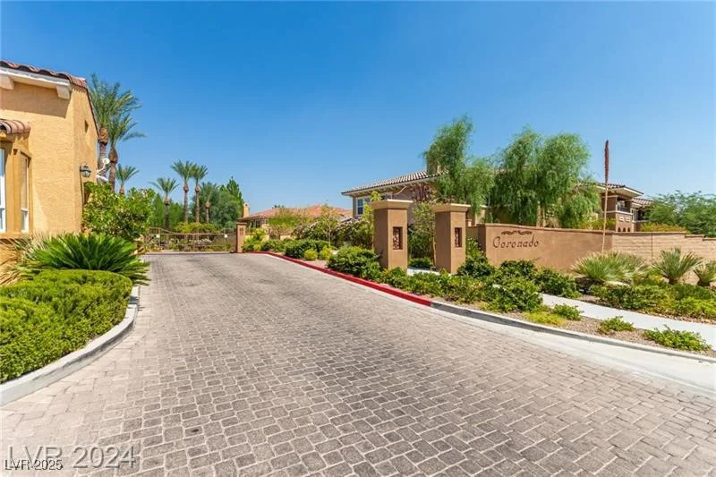 820 Canterra, Las Vegas, NV 89138