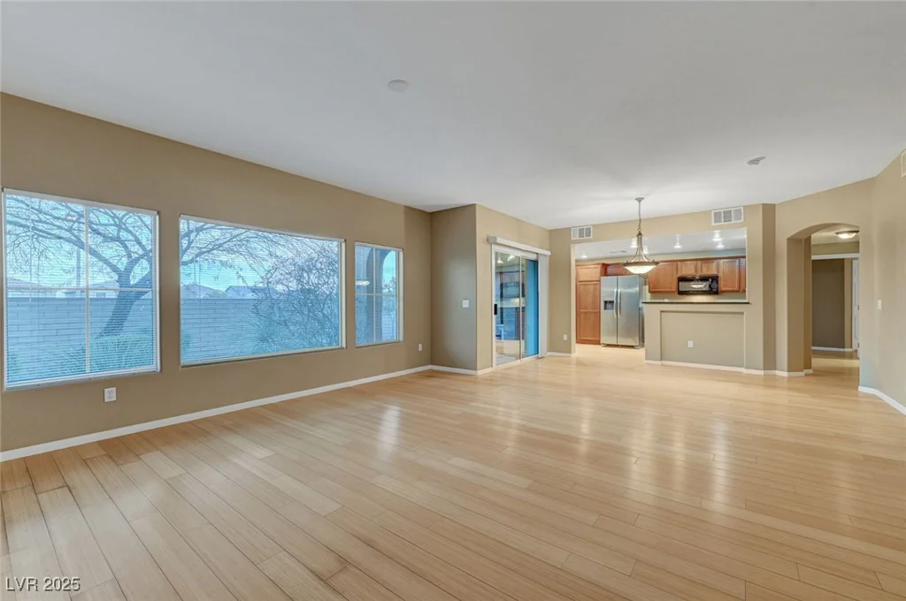 820 Canterra, Las Vegas, NV 89138