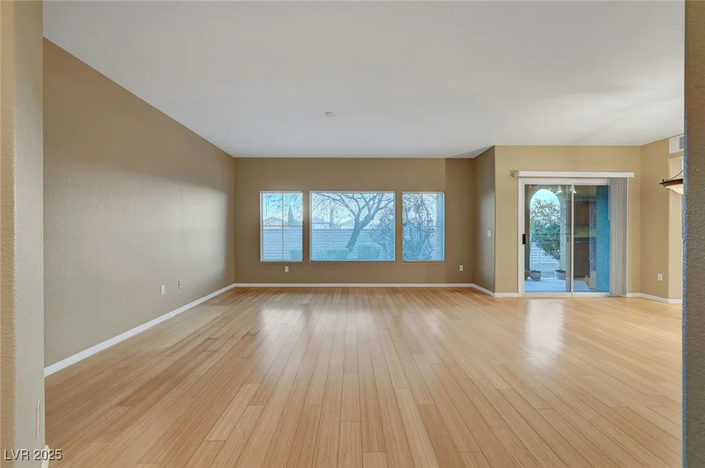 820 Canterra, Las Vegas, NV 89138