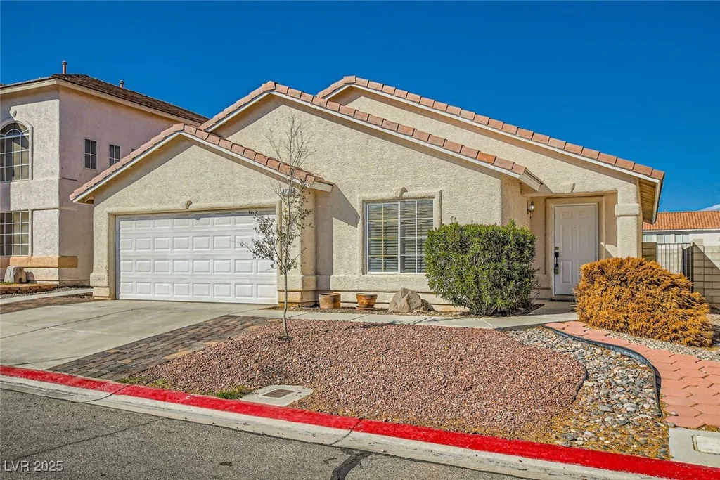 8728 Honey Vine, Las Vegas, NV 89143