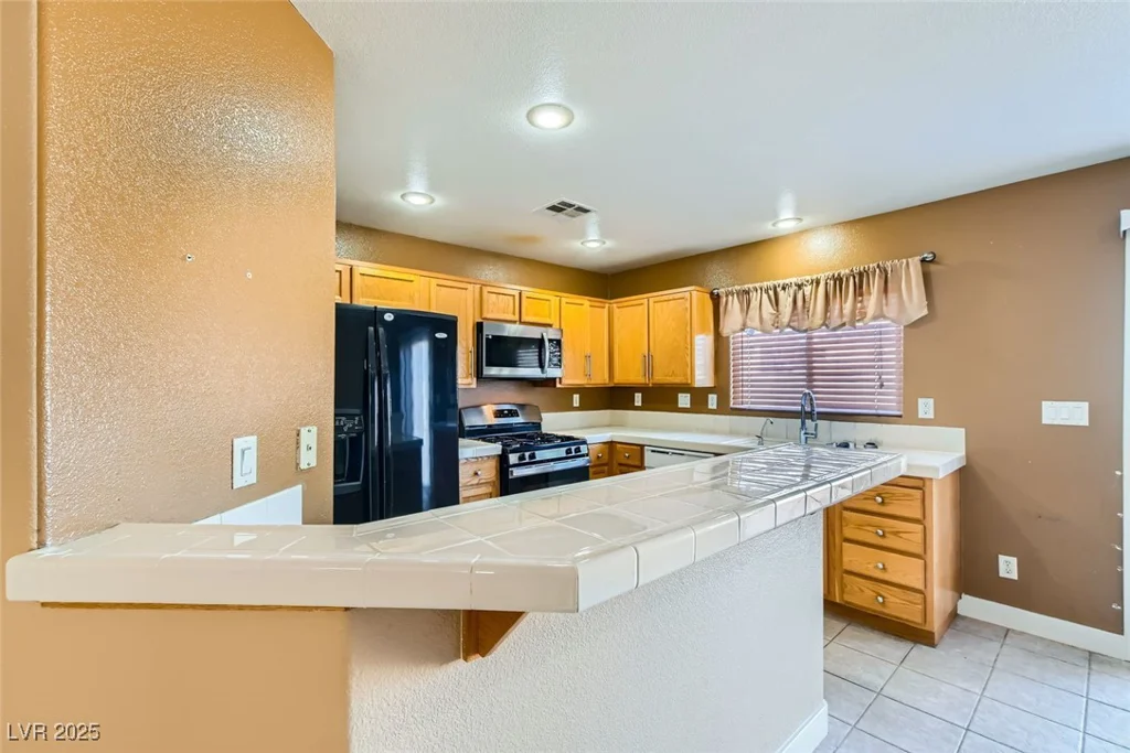 8728 Honey Vine, Las Vegas, NV 89143