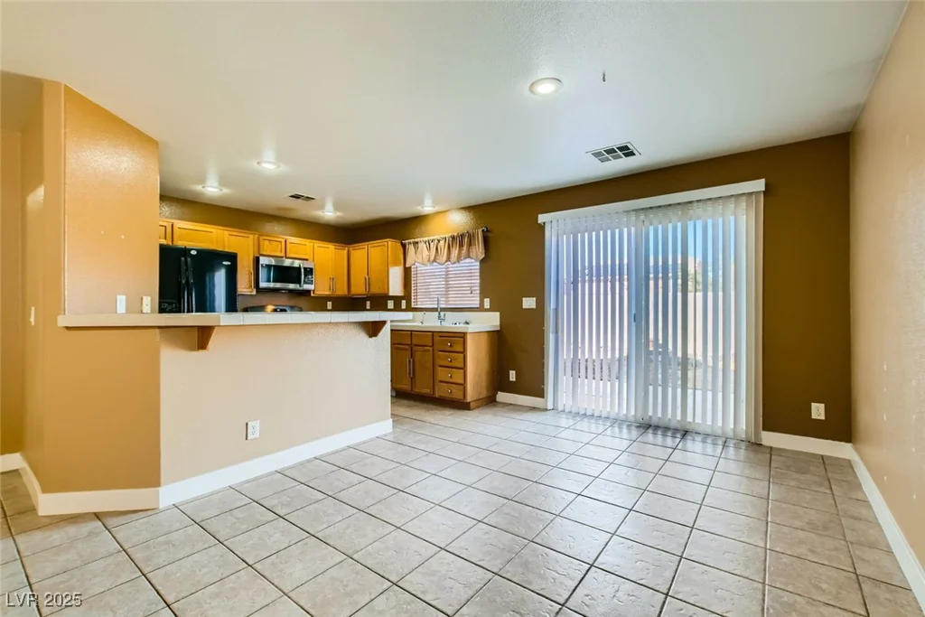8728 Honey Vine, Las Vegas, NV 89143