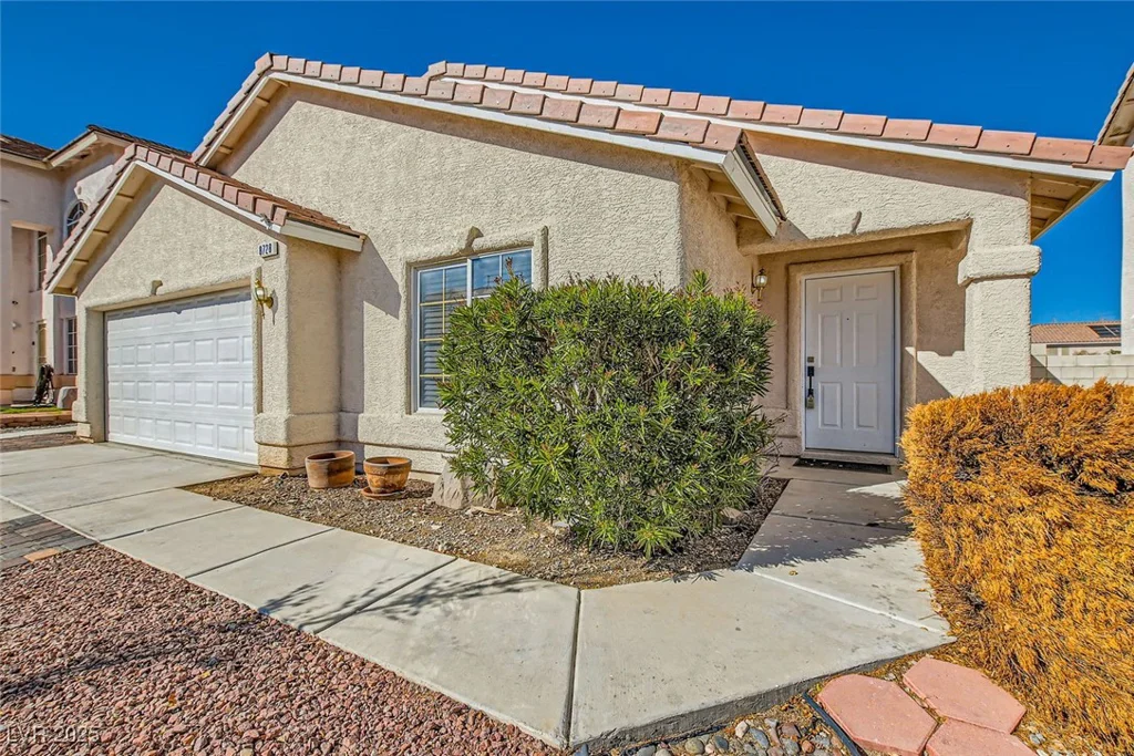 8728 Honey Vine, Las Vegas, NV 89143