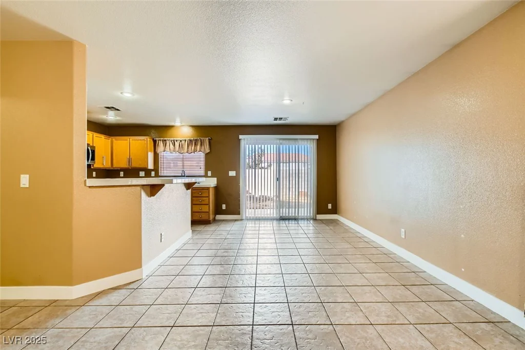 8728 Honey Vine, Las Vegas, NV 89143