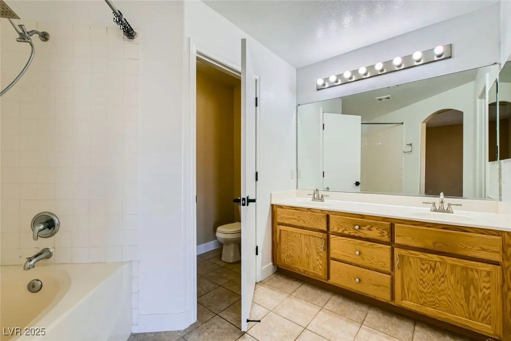 8728 Honey Vine, Las Vegas, NV 89143