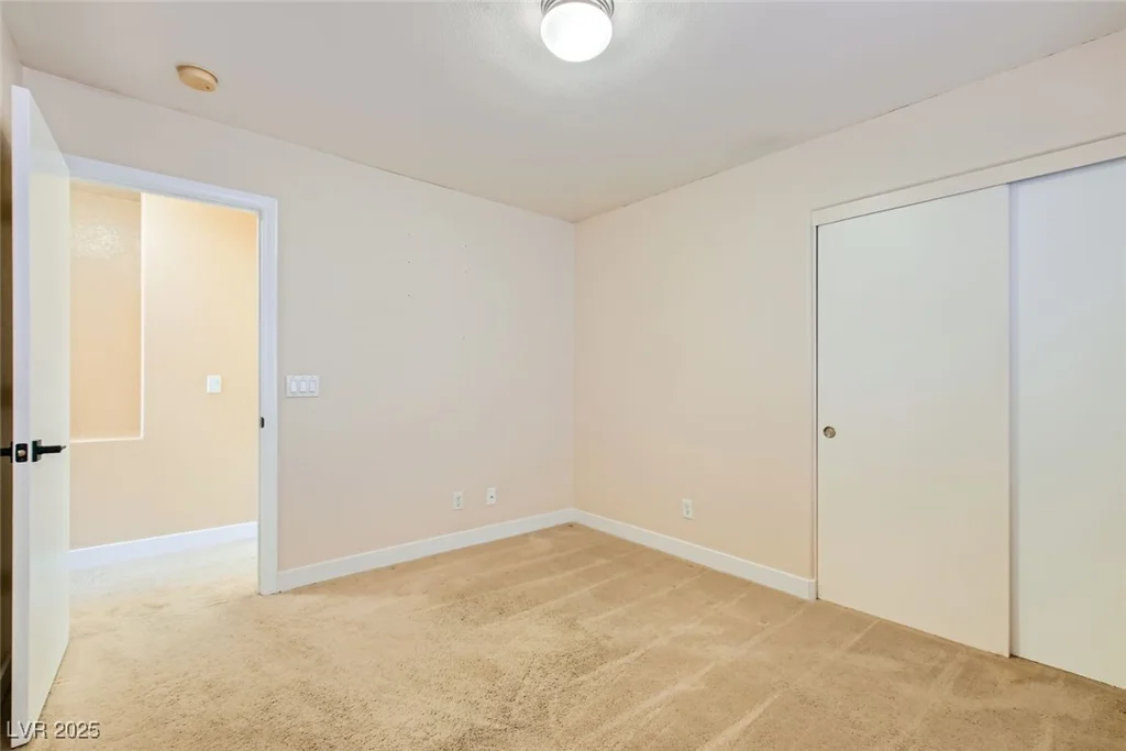 8728 Honey Vine, Las Vegas, NV 89143