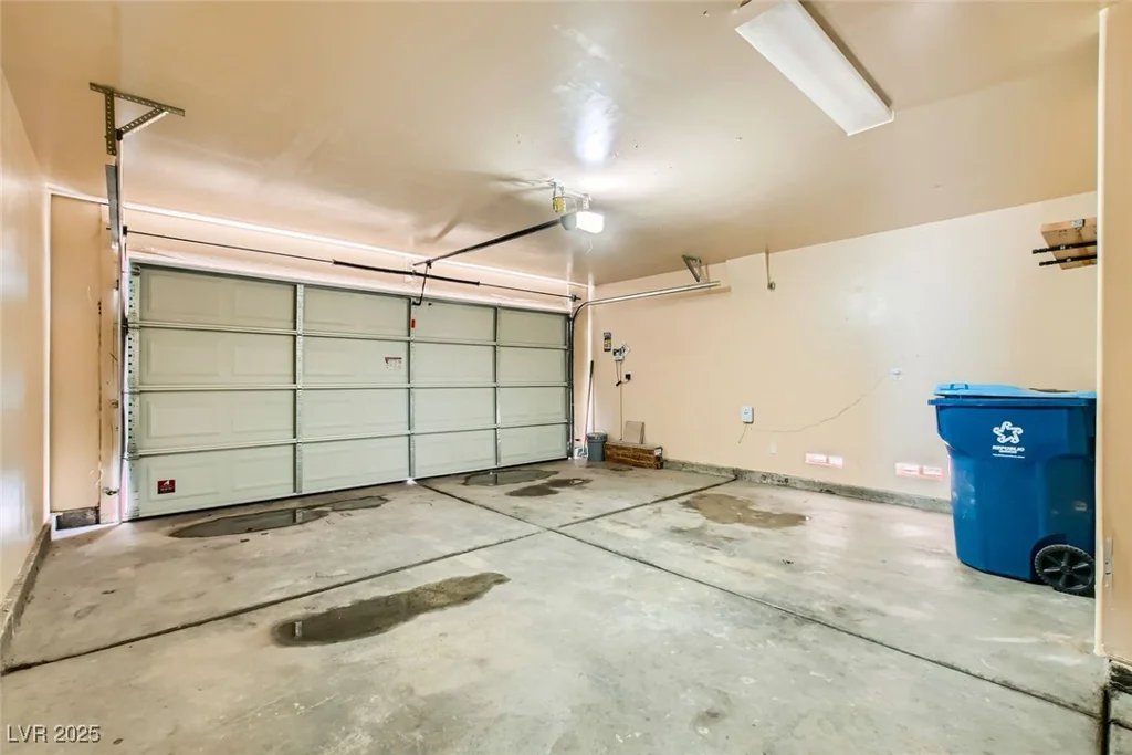 8728 Honey Vine, Las Vegas, NV 89143