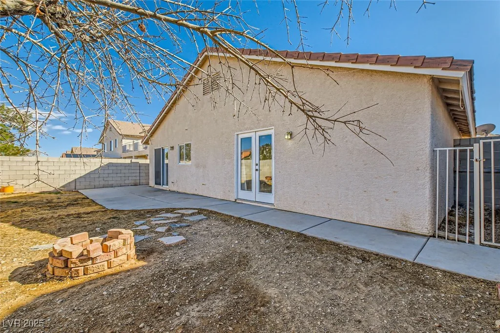 8728 Honey Vine, Las Vegas, NV 89143
