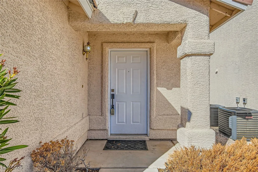 8728 Honey Vine, Las Vegas, NV 89143