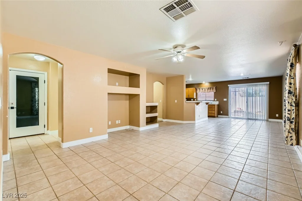8728 Honey Vine, Las Vegas, NV 89143