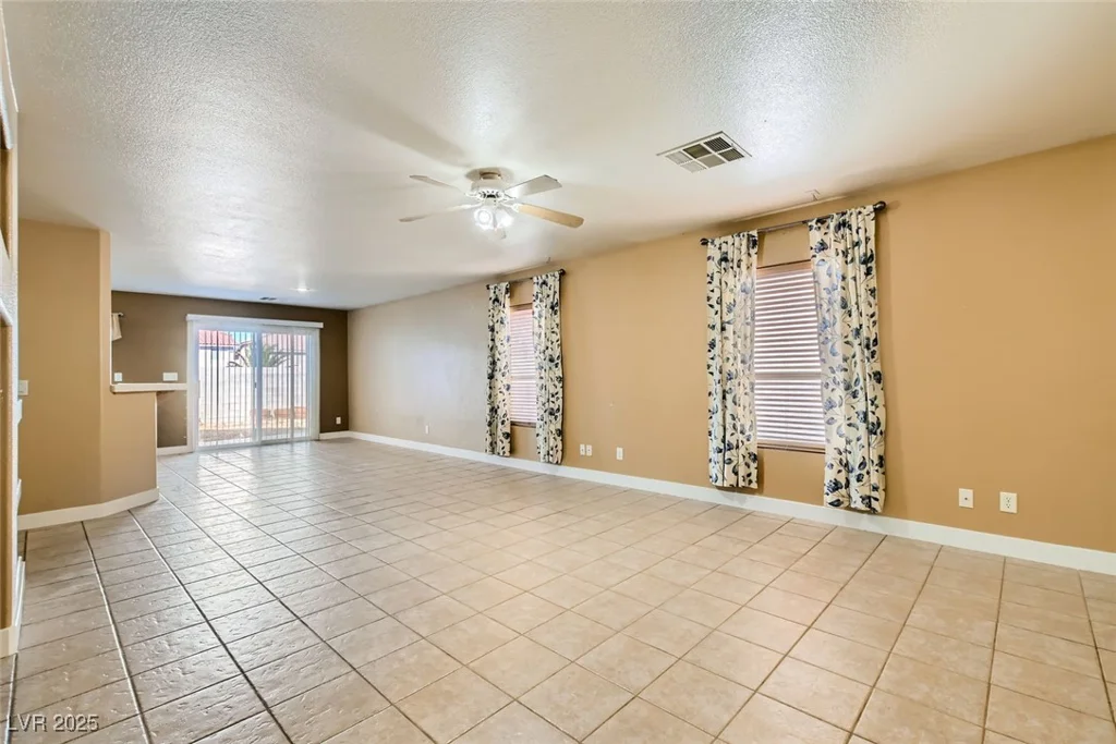 8728 Honey Vine, Las Vegas, NV 89143
