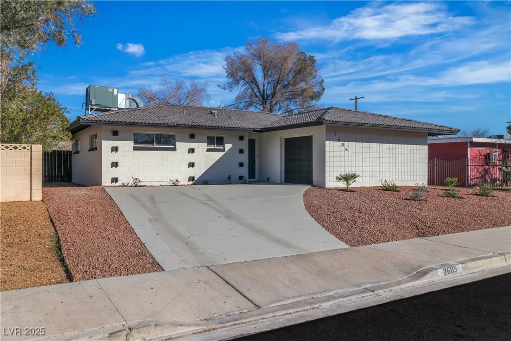 2605 Amarillo, Las Vegas, NV 89102