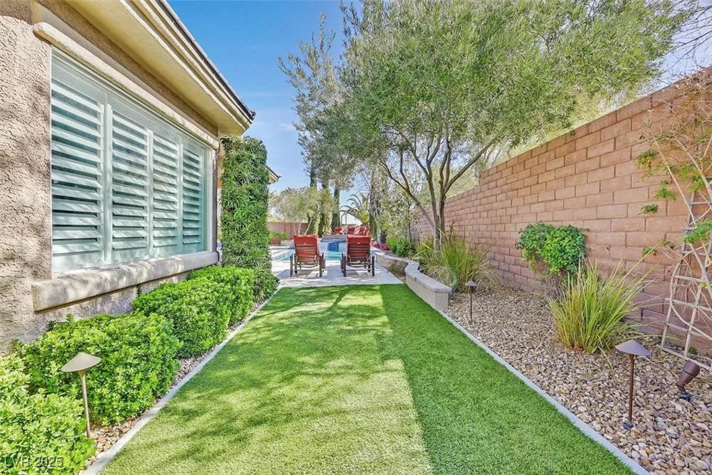 11099 Moonlight Fire, Las Vegas, NV 89135