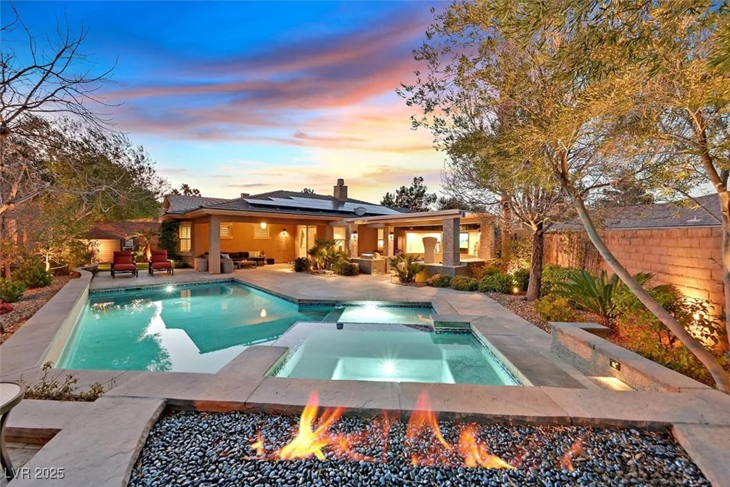 11099 Moonlight Fire, Las Vegas, NV 89135