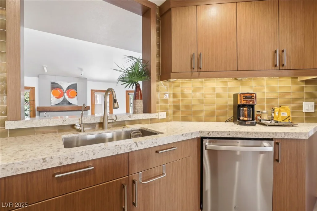 7315 Mission Hills, Las Vegas, NV 89113