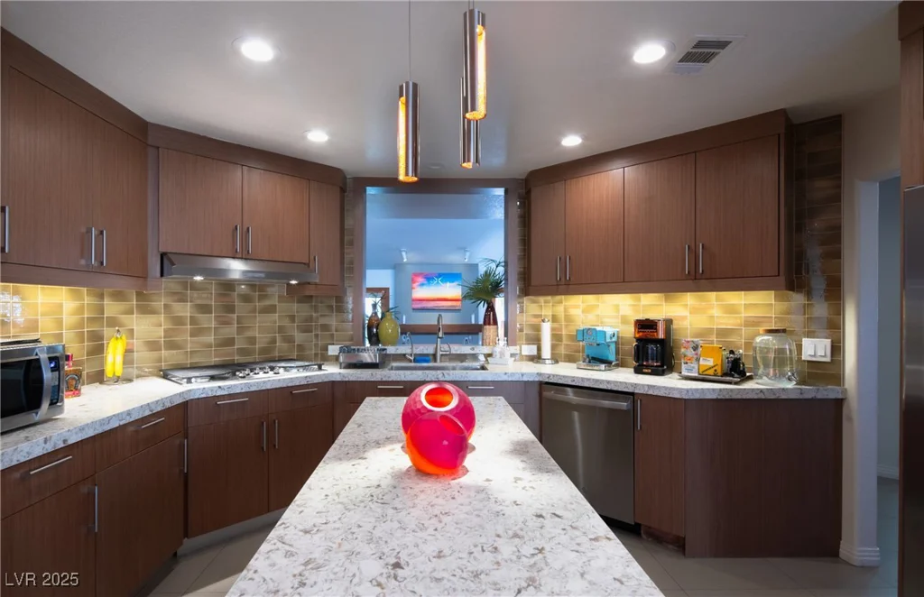7315 Mission Hills, Las Vegas, NV 89113