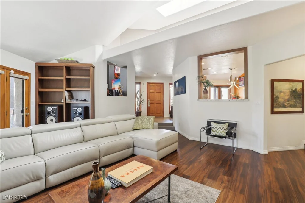 7315 Mission Hills, Las Vegas, NV 89113