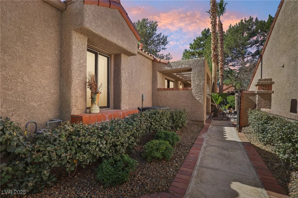 7315 Mission Hills, Las Vegas, NV 89113