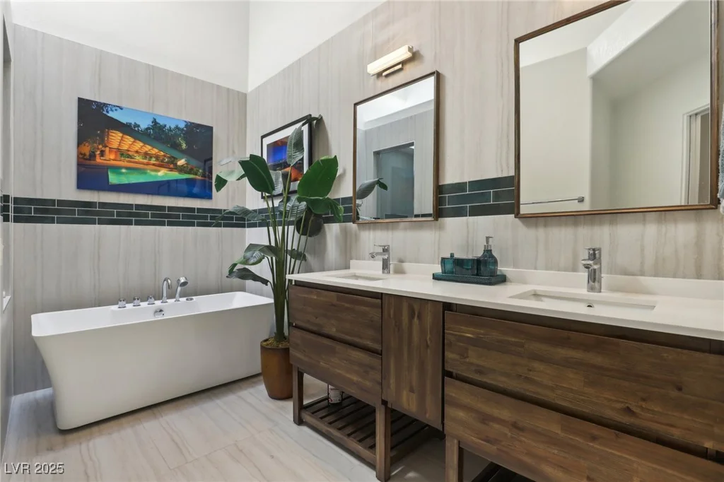 7315 Mission Hills, Las Vegas, NV 89113
