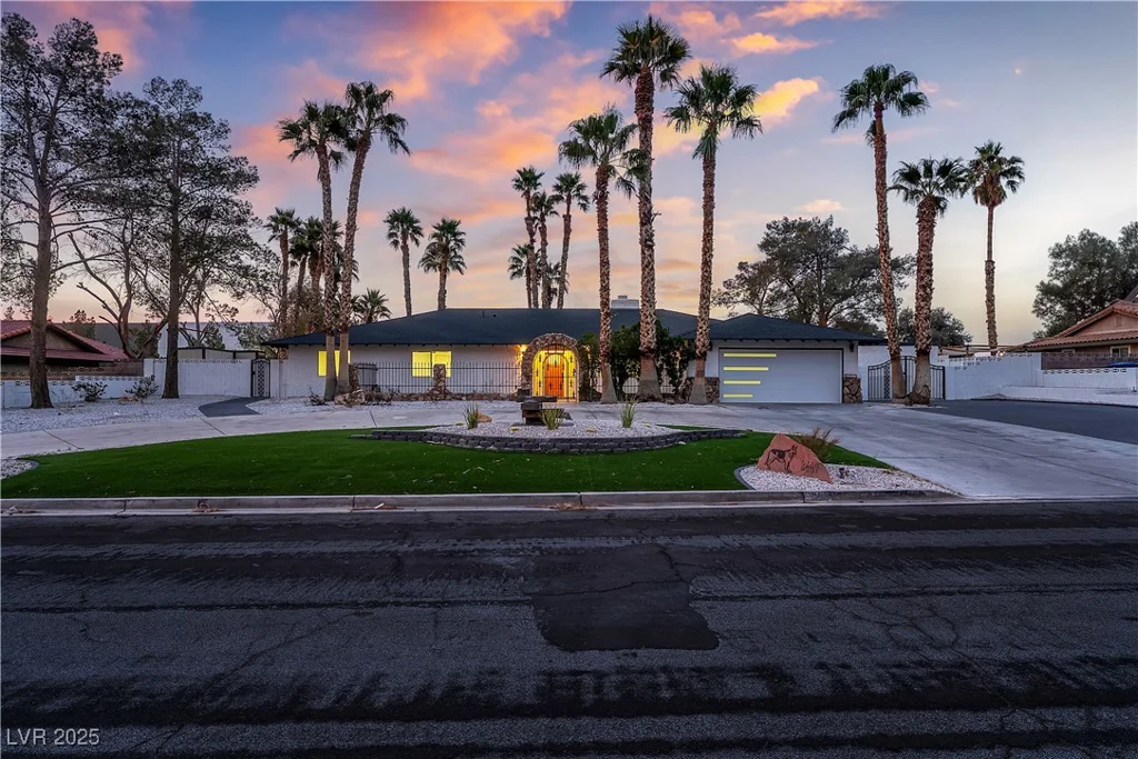 3467 Mardon, Las Vegas, NV 89139