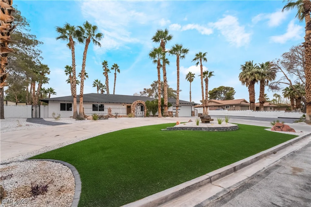 3467 Mardon, Las Vegas, NV 89139