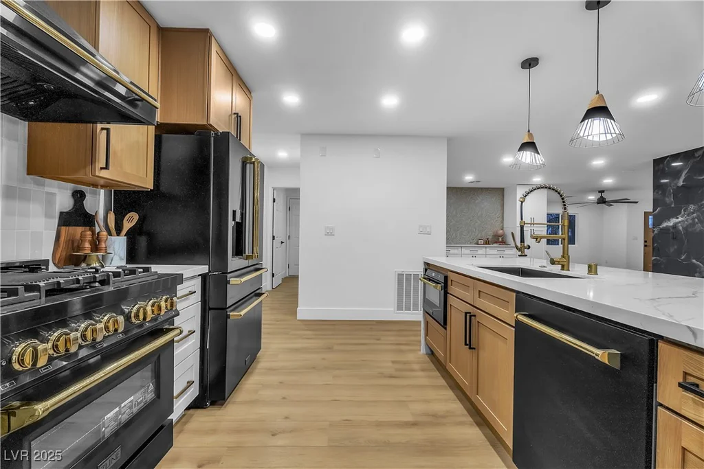 3467 Mardon, Las Vegas, NV 89139