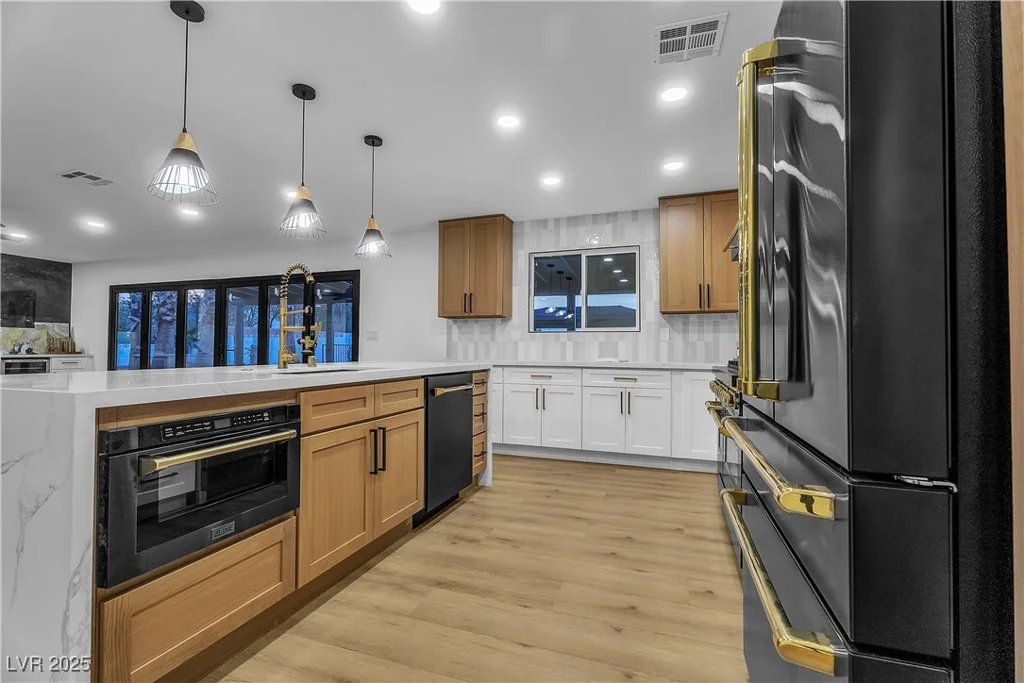 3467 Mardon, Las Vegas, NV 89139