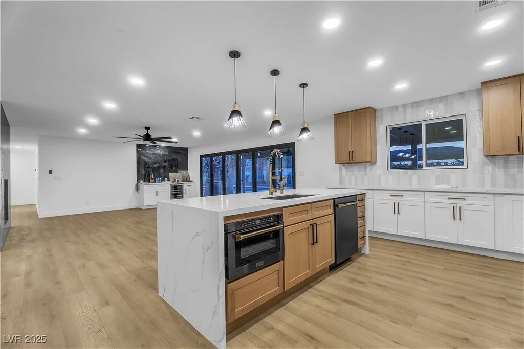 3467 Mardon, Las Vegas, NV 89139