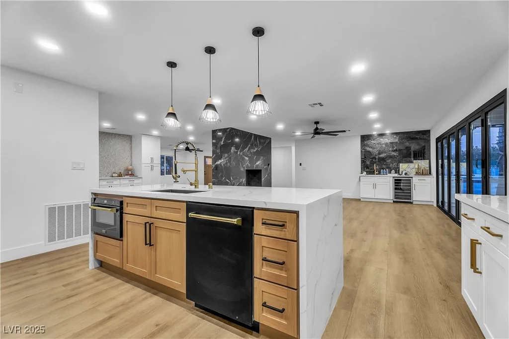 3467 Mardon, Las Vegas, NV 89139