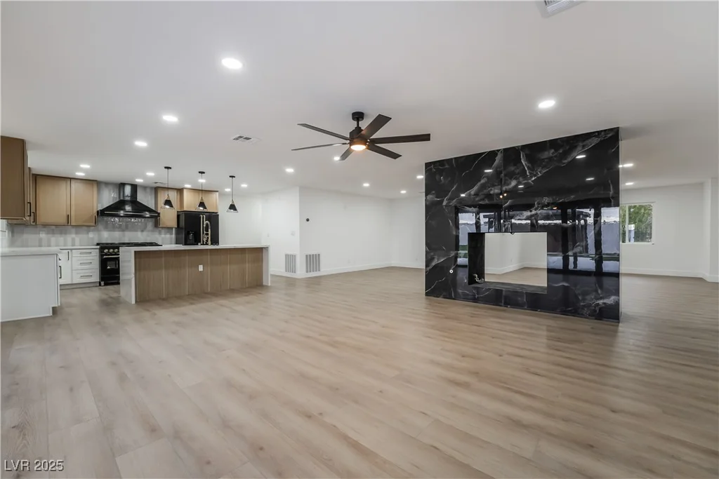 3467 Mardon, Las Vegas, NV 89139