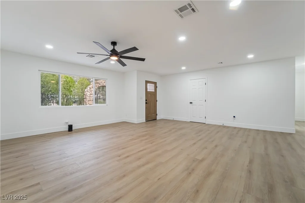 3467 Mardon, Las Vegas, NV 89139