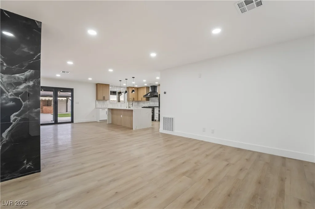 3467 Mardon, Las Vegas, NV 89139