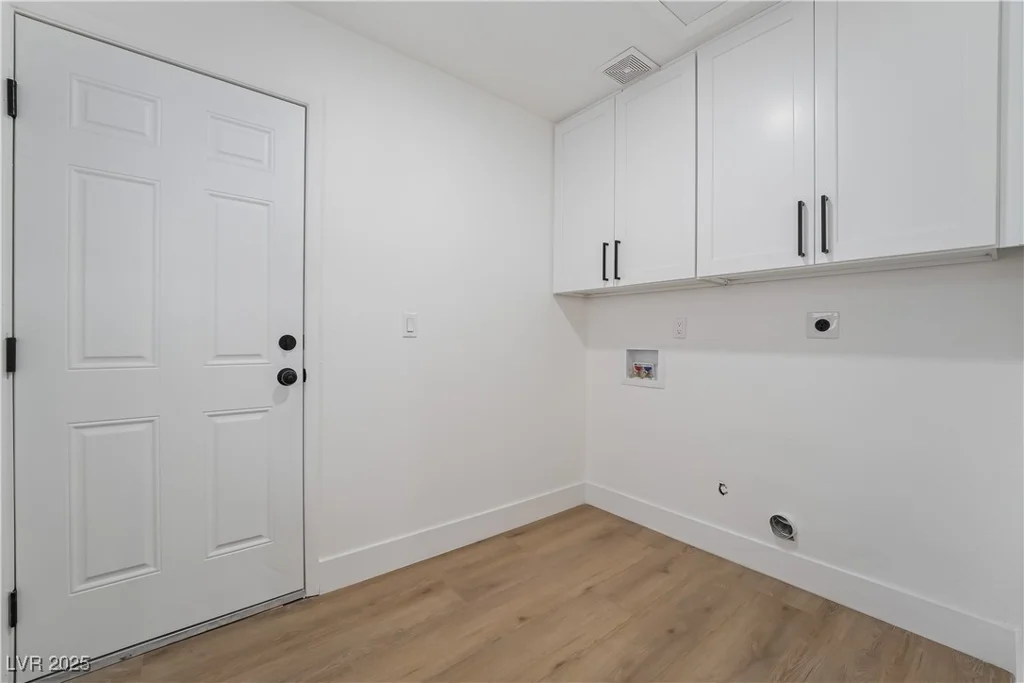 3467 Mardon, Las Vegas, NV 89139