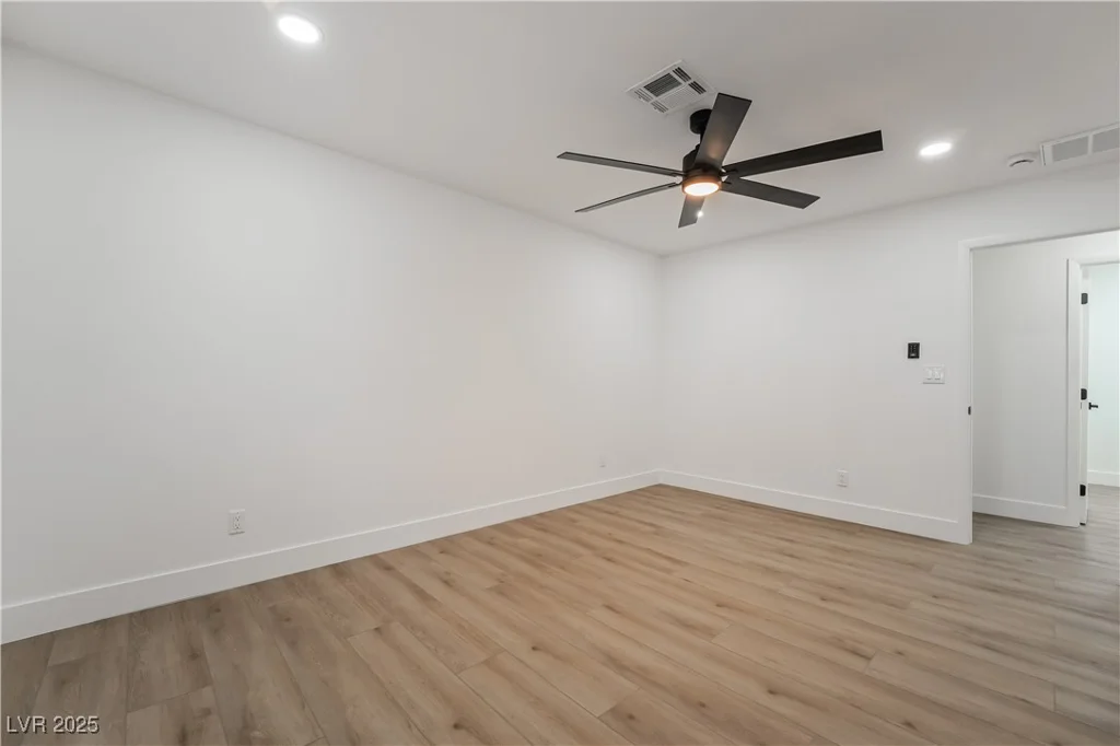 3467 Mardon, Las Vegas, NV 89139