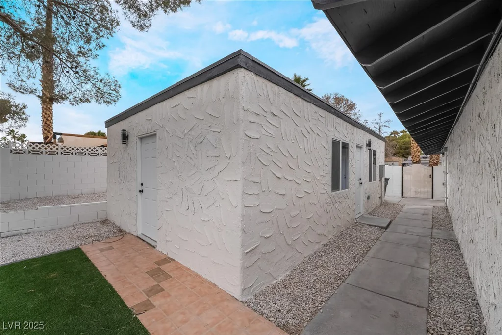 3467 Mardon, Las Vegas, NV 89139