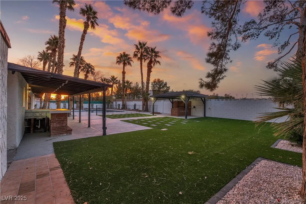 3467 Mardon, Las Vegas, NV 89139