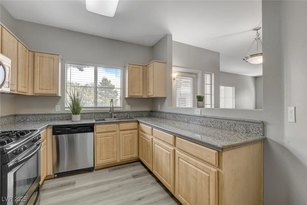 5250 Rainbow, Las Vegas, NV 89118
