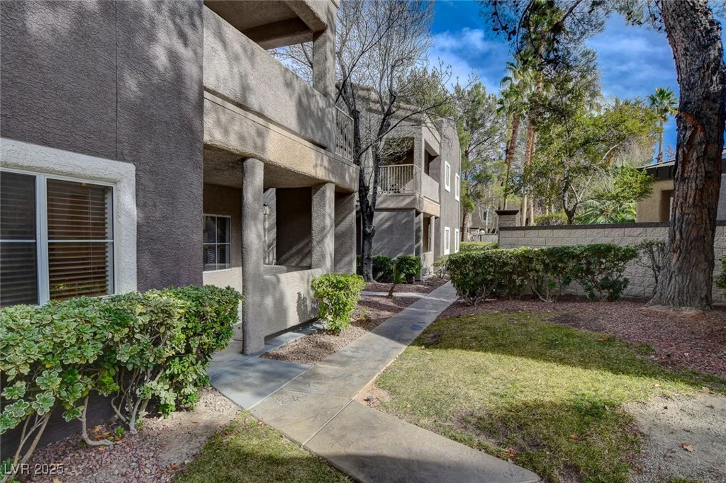 5250 Rainbow, Las Vegas, NV 89118