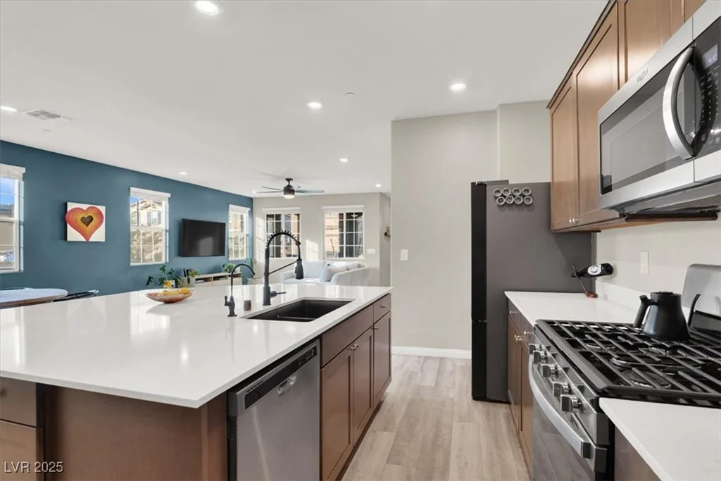 2405 Bellinzona, Henderson, NV 89044