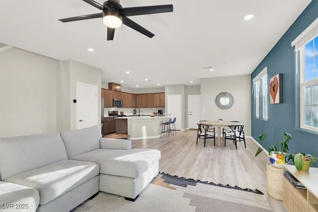 2405 Bellinzona, Henderson, NV 89044