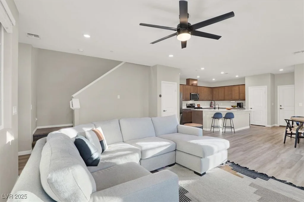 2405 Bellinzona, Henderson, NV 89044
